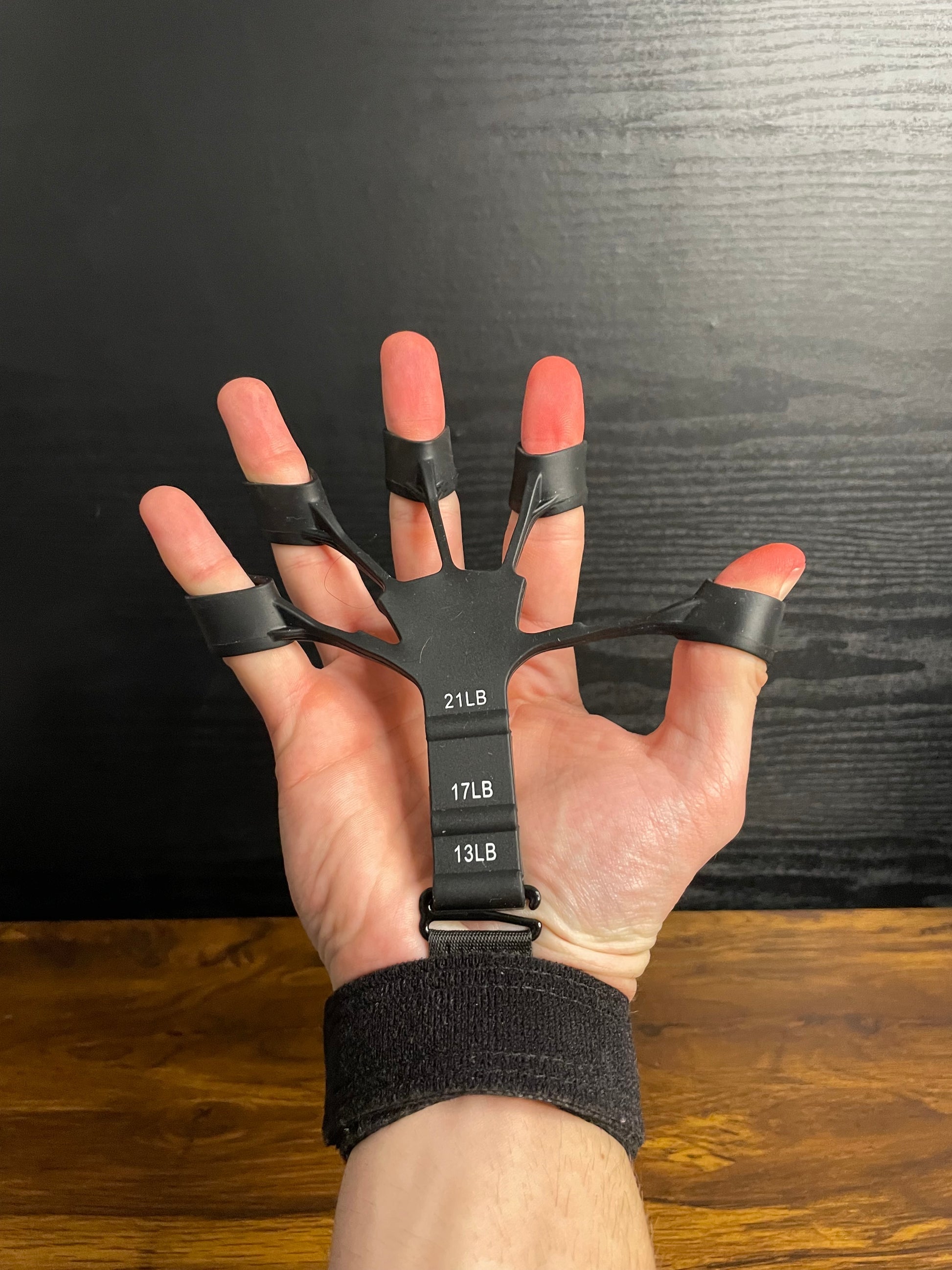 Grippy™️ | Qrystenor
